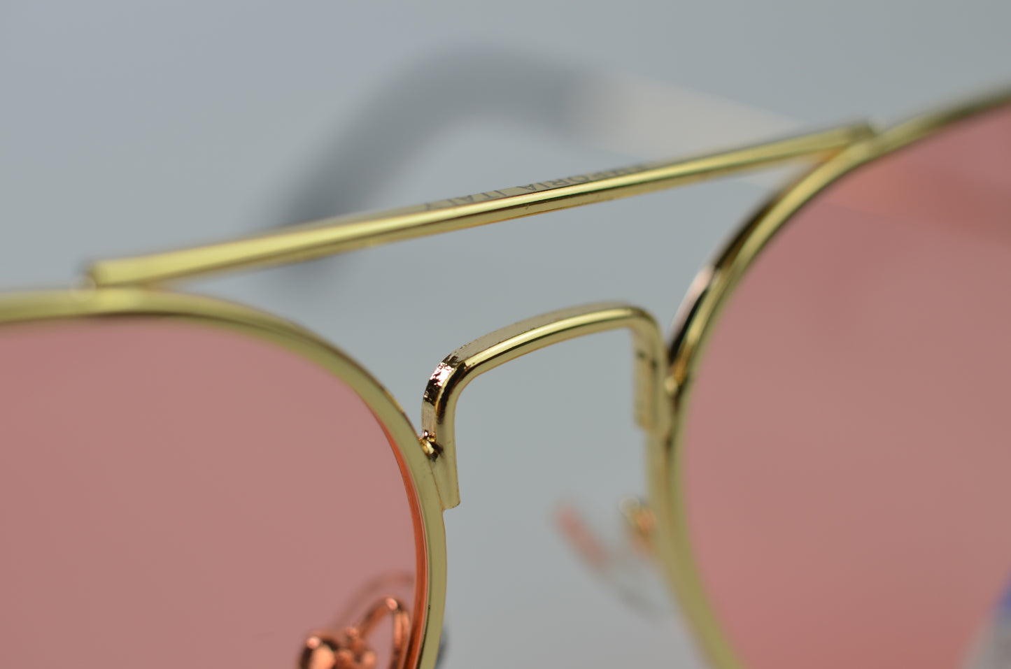 Emporia Itália - Série Aviator "DOCE", óculos de sol com filtro UV polarizados com estojo rígido e pano de limpeza, lentes de proteção solar de cor-de-rosa, armação dourada