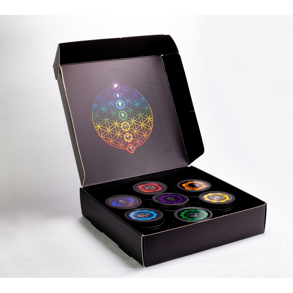 Conjunto de 9 peças Emporia com 7 velas de vidro Chakra, pedente Chakra e pulseira Chakra com Ametista, Lápis-Lazúli, Citrino, Aventurina Verde, Olho de Tigre, Jaspe Vermelho e Quartzo Puro