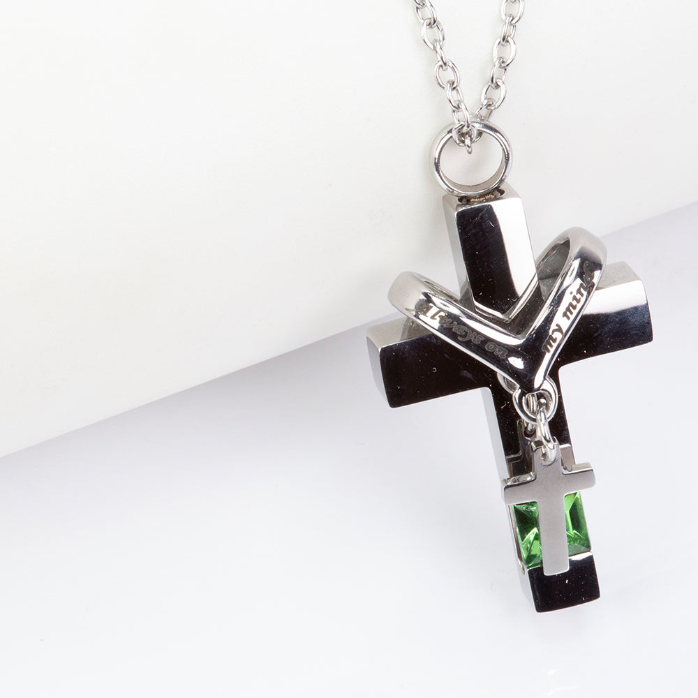 Pendente de cruz comemorativa com colar