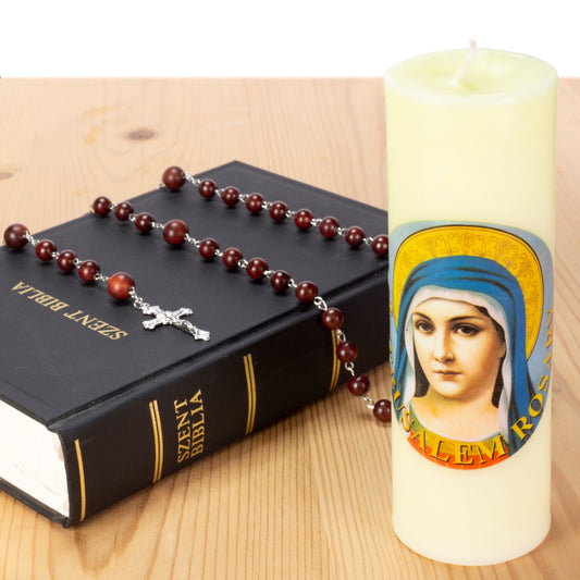 Terço banhado a Liga de Ouro com Contas de Jacarandá e Crucifixo + Vela perfumada de Santa Maria como PRESENTE